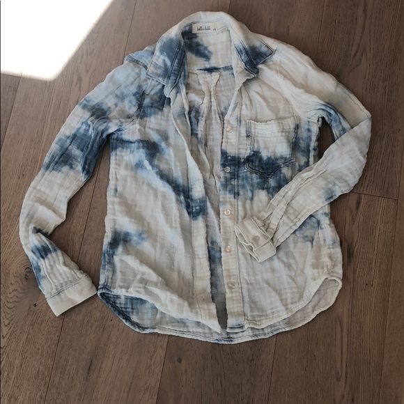 Bella Dahl Tops - Gorgeous Bella Dahl tie dye xs button up shirt